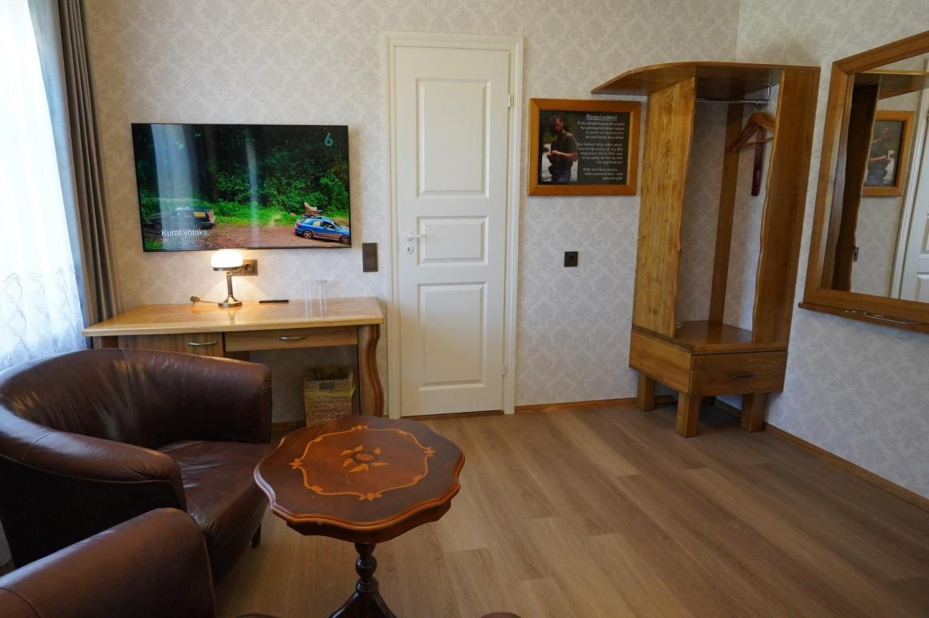Raenduri Guesthouse Voru Bagian luar foto
