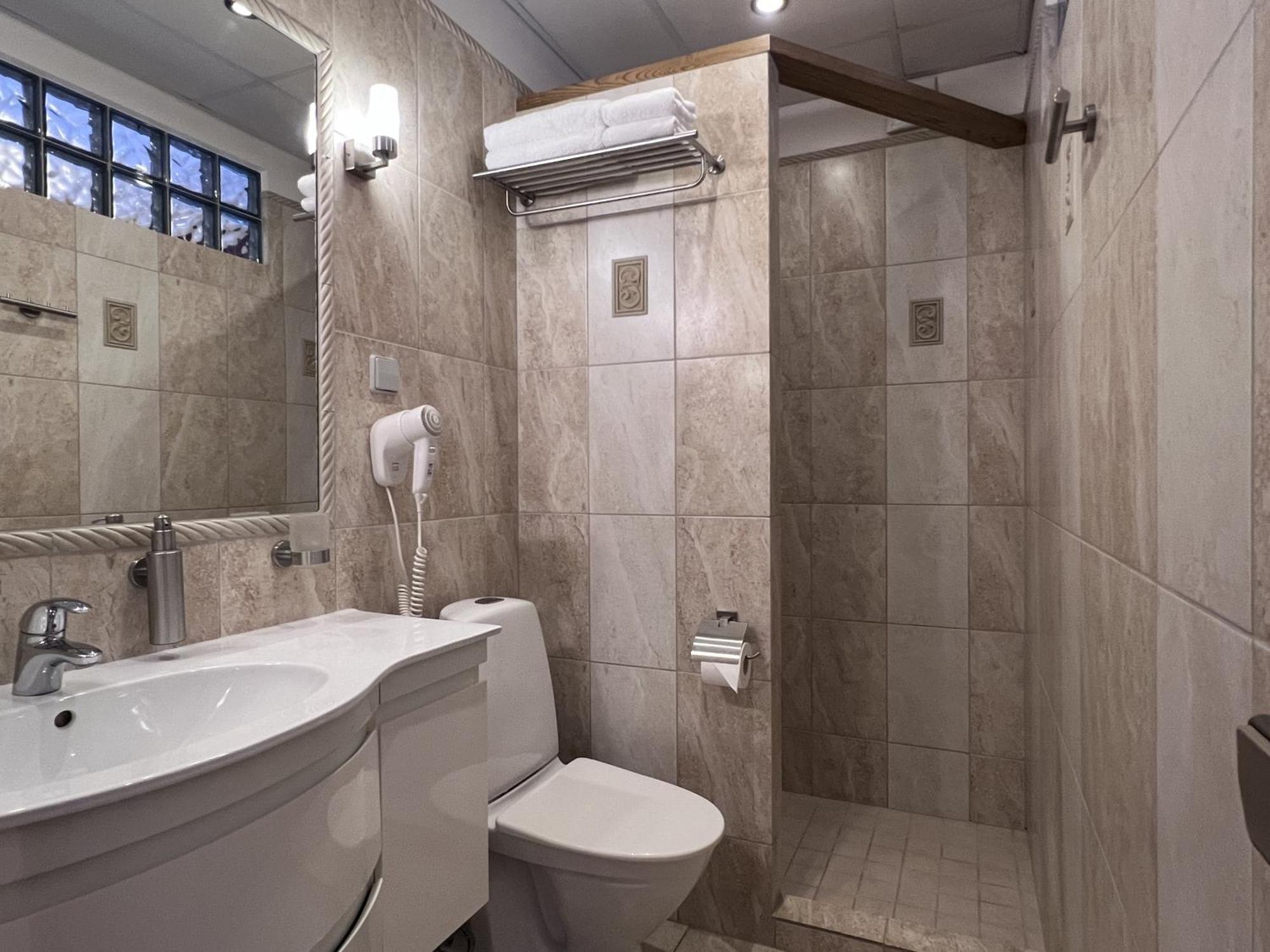 Raenduri Guesthouse Voru Bagian luar foto